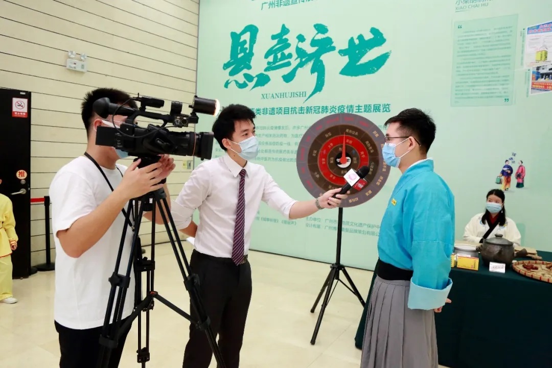 ���������������ۿ��ߣ�������С���ֱ�������ɫ��