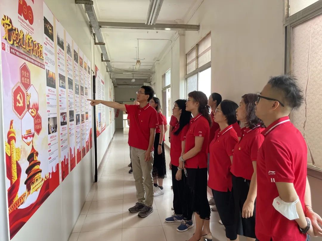 ����Ѥ�����������������ᶷ�����ġ�������ɽ�ط�365��˾������֧����չ��ף�й�����������100�������⵳�ջ